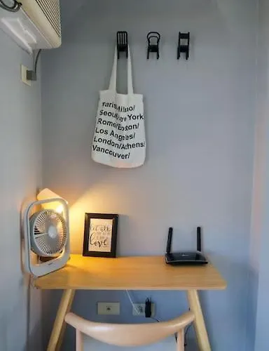 The Fika Room: Scandi-style Airport With Wi-fi & Netflix Apartment
